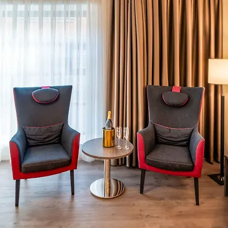 Plaza Premium Den Haag City Center-3